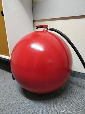 44張照片看世界 越南越戰(zhàn)女兵、日本學(xué)生裝模特與消防設(shè)備